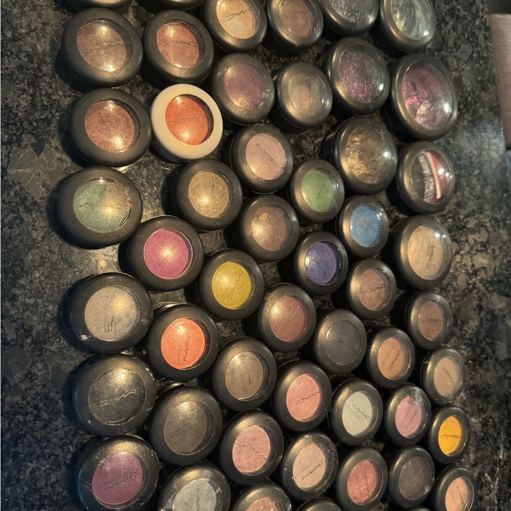 MAC eyeshadows - Picture 4 of 7